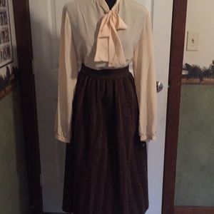 Amazing Vintage wool skirt w/pockets